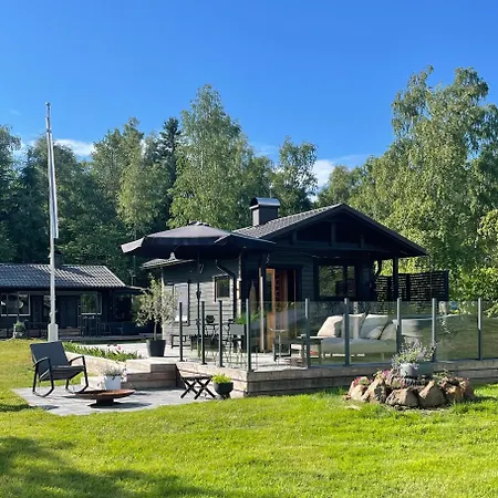 Lumoava Saarimoekki Chalet Jakobstad